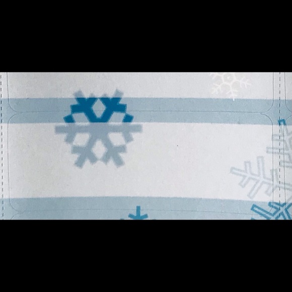 New 90 Snowflake Address Labels Blue and White Snowflakes - Picture 6 of 15